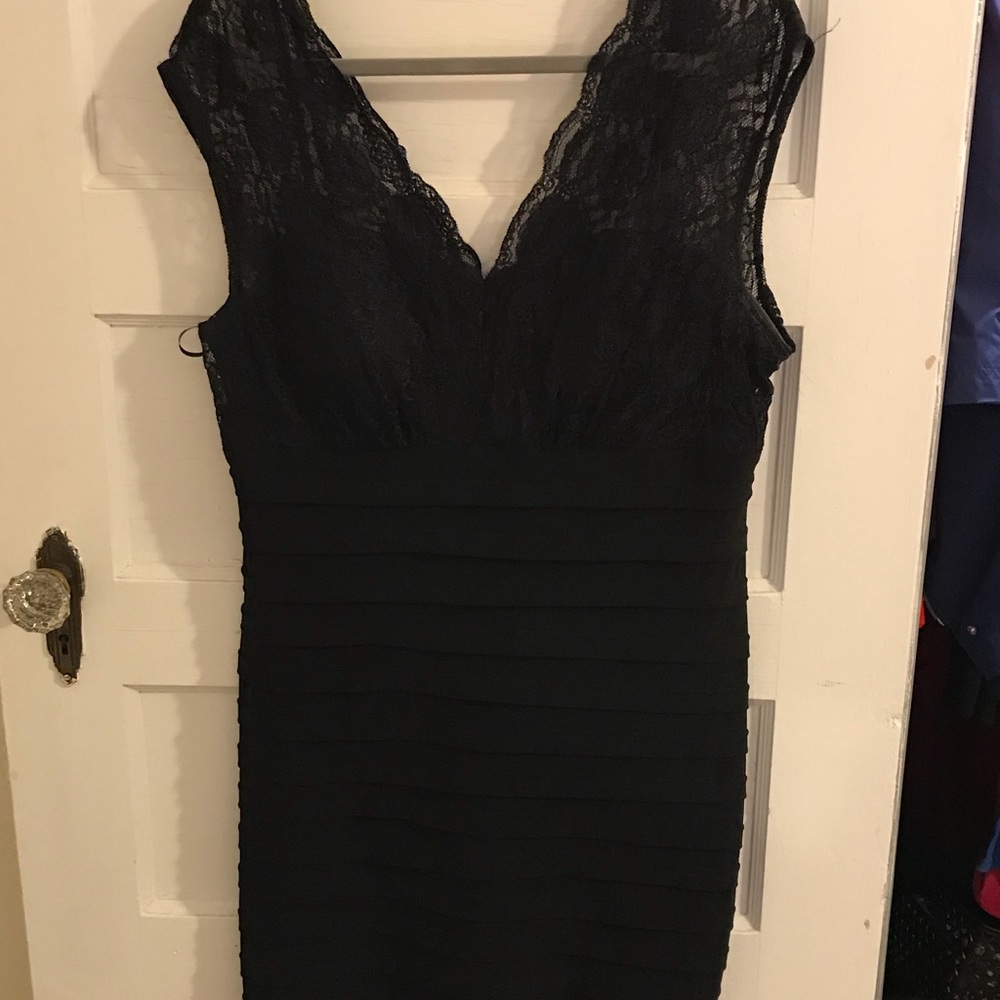 Black body con with lace detailing